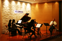 优德88新办公室音乐厅举办室内小型音乐会 