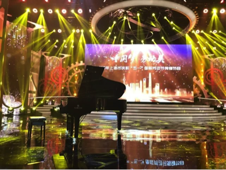 东方卫视五一晚会 优德88艺术家宋思衡奏响《长江之歌》