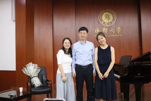 优德88艺术家石叔诚与特邀艺术家顾平受邀于成都大学东盟艺术学院、音乐与舞蹈学院艺术实践周开展公开课