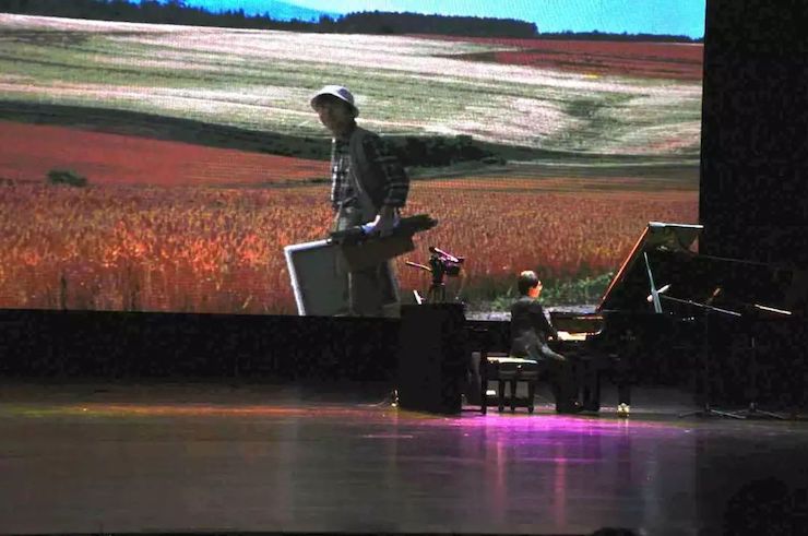 优德88艺术家宋思衡“80后的时光机”多媒体音乐会内蒙古巡演圆满落幕