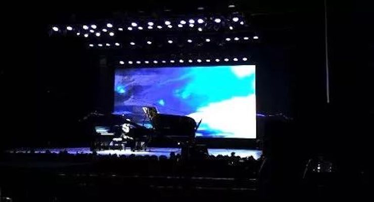 优德88艺术家宋思衡“80后的时光机”多媒体音乐会内蒙古巡演圆满落幕