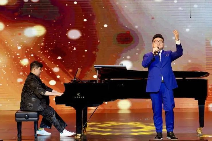 奥林匹克音乐展演宣传大使刘明康和他的朋友们暨第14届世界自闭症关注日音乐会圆满结束！